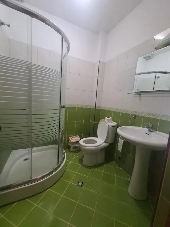 Hotel Kukesi Lini 0*,  Albanië