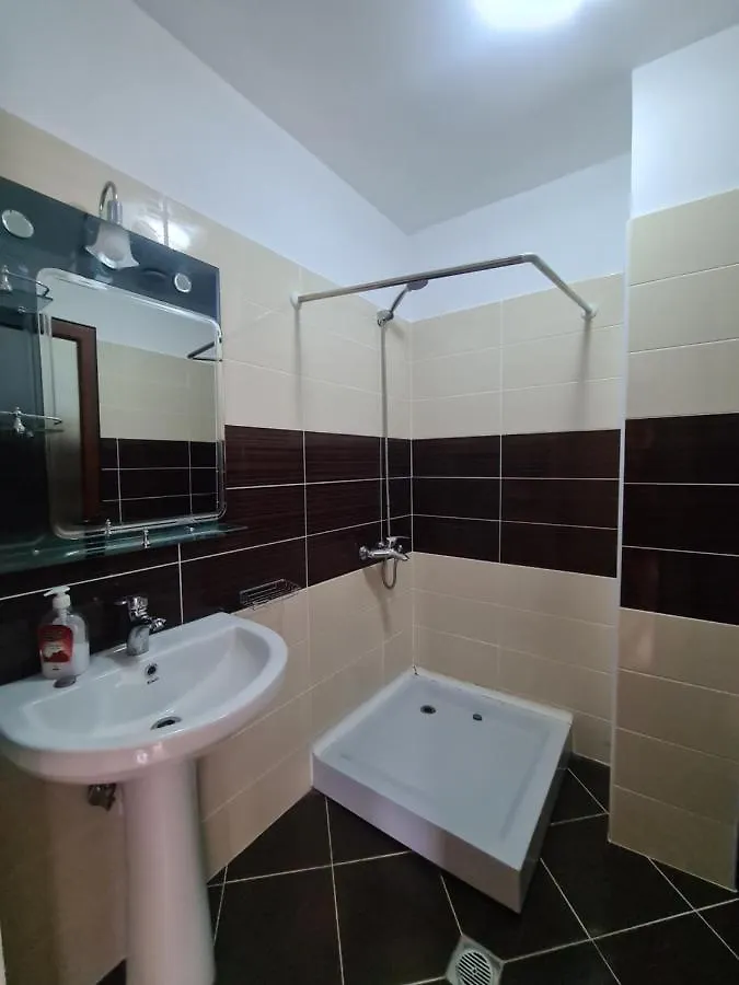 Hotel Kukesi Lini