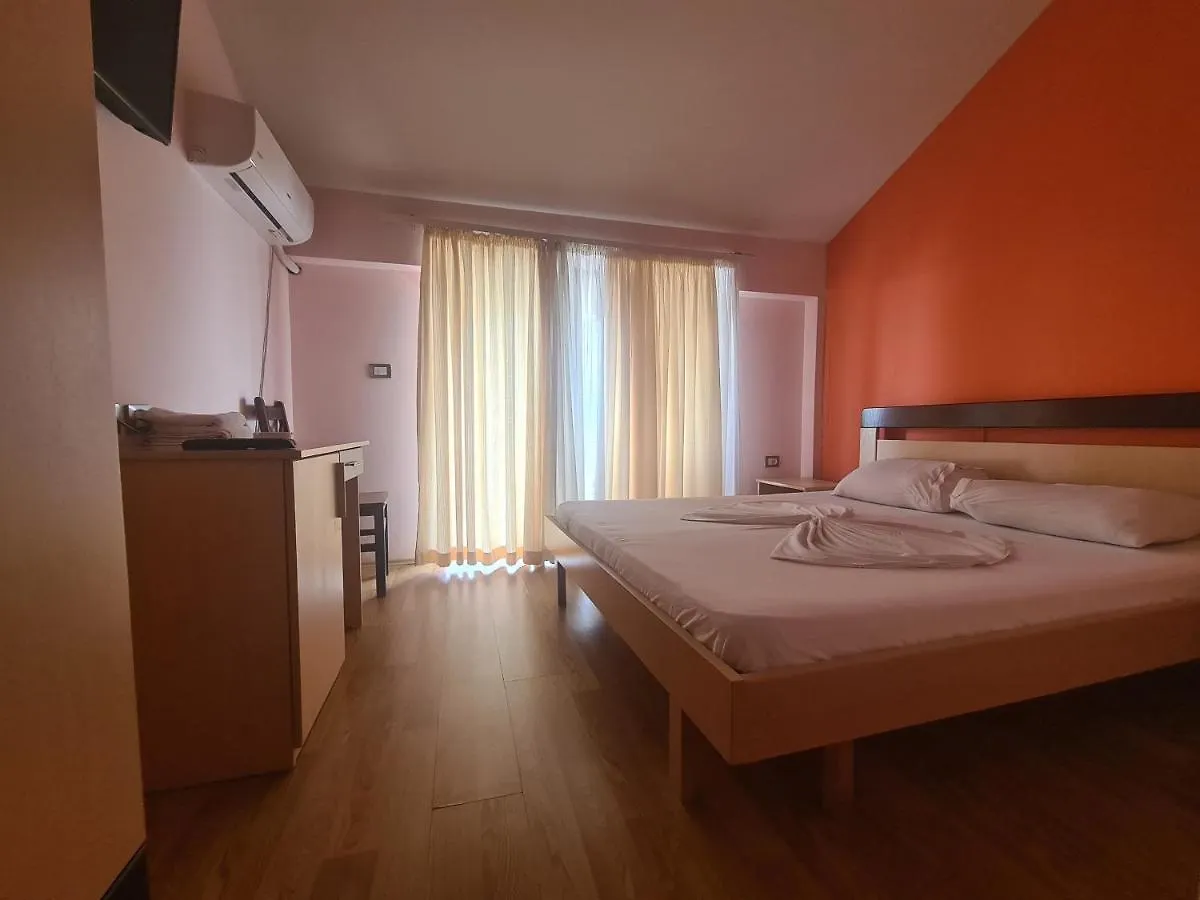 Hotel Kukesi Lini 0*,